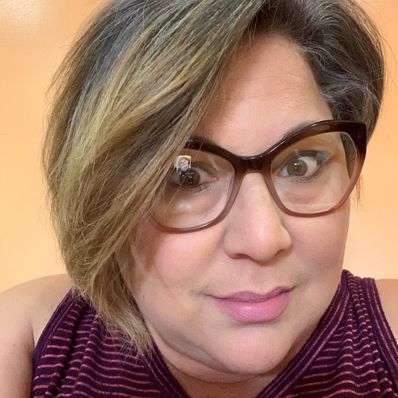 Meet your Posher, Manya - Picture 1 of 2